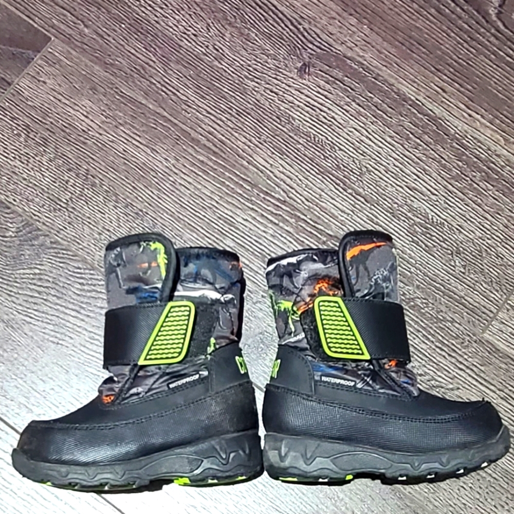 Toddler Cougar Snowboots Size 6